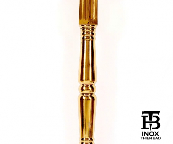 HOA BÁCH HỢP (fleur-de-lis) bằng kim loại màu vàng